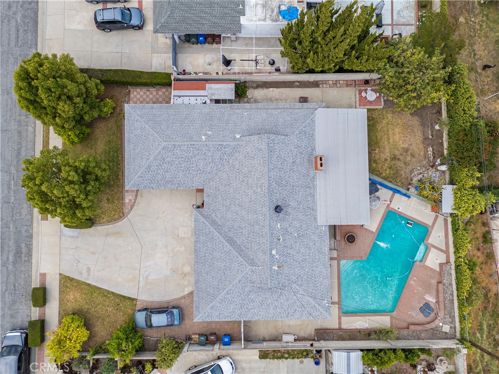https://media.crmls.org/medias/ee51419c-1a5e-4b3d-aeb7-a197561ed850.jpg?preset=X-Large