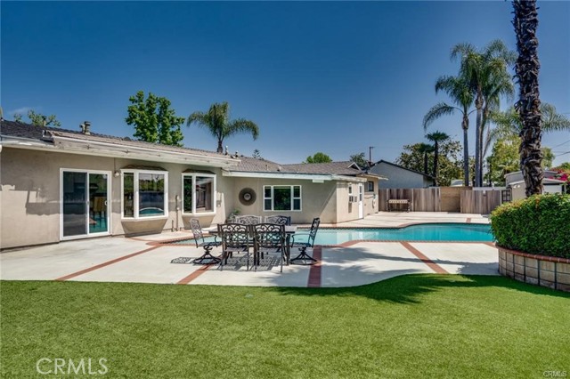 17922 Romelle Avenue, North Tustin CA: https://media.crmls.org/medias/ee518c79-41ac-49d4-b47e-28743c92c0e4.jpg