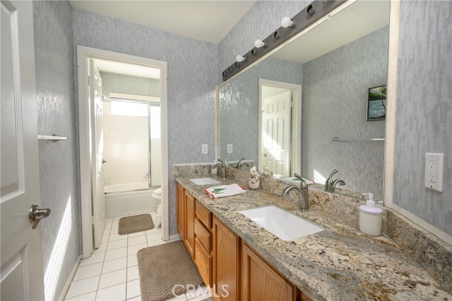 23791 Via De Gema Linda, Murrieta CA: https://media.crmls.org/medias/ee51acf6-ffd9-42b1-8528-6daeef15b938.jpg