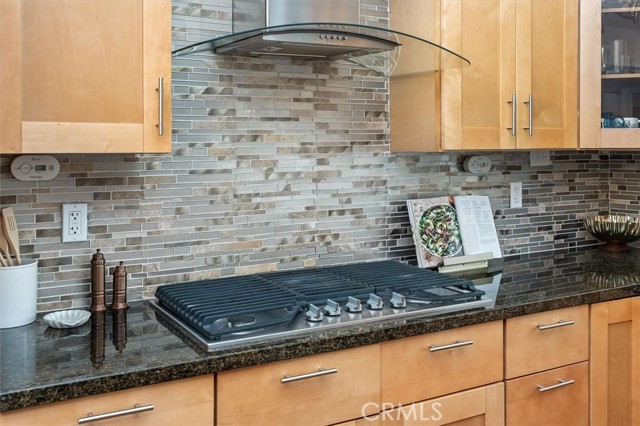 Detail Gallery Image 17 of 42 For 28735 Citrus Pl, Saugus,  CA 91390 - 4 Beds | 3 Baths