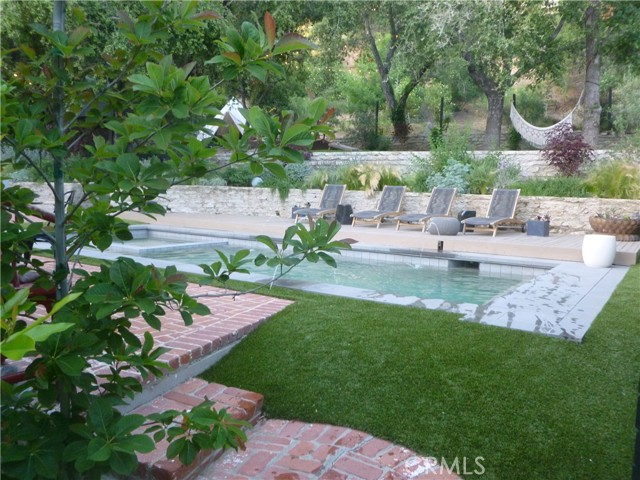 1094 Acanto Place photo 35