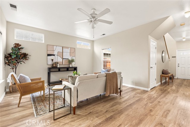 Detail Gallery Image 2 of 30 For 2749 Ceanothus Ave, Chico,  CA 95973 - 3 Beds | 3 Baths