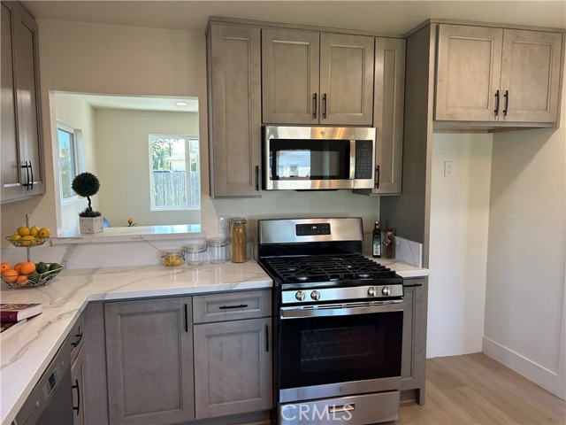 Detail Gallery Image 4 of 24 For 1102 Maxfield St, Torrance,  CA 90502 - 3 Beds | 2 Baths
