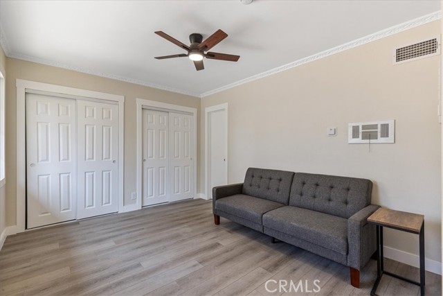 Detail Gallery Image 15 of 21 For 9951 Glencrest Cir, Sun Valley,  CA 91504 - 4 Beds | 3 Baths