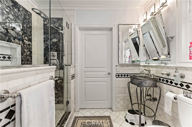 4811 Heaven Avenue, Woodland Hills CA: https://media.crmls.org/medias/ee52e46b-ce7f-428d-80bc-8bd22058f204.jpg