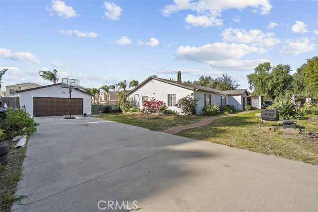 Detail Gallery Image 2 of 52 For 9757 White Oak, Northridge,  CA 91325 - 4 Beds | 3 Baths