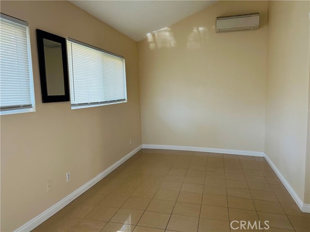 Detail Gallery Image 8 of 11 For 16086 Grand Ave, Lake Elsinore,  CA 92530 - 2 Beds | 2 Baths