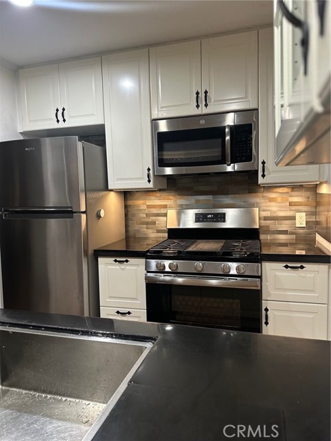 Detail Gallery Image 9 of 16 For 20253 Keswick St #105,  Winnetka,  CA 91306 - 1 Beds | 1 Baths