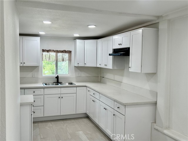 Detail Gallery Image 3 of 19 For 128 130 E 1st, Buttonwillow,  CA 93206 - 5 Beds | 3 Baths