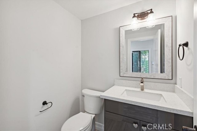 Detail Gallery Image 6 of 24 For 10831 Roycroft St #72,  Sun Valley,  CA 91352 - 3 Beds | 2/1 Baths