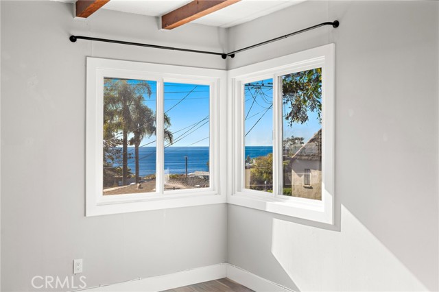 Detail Gallery Image 4 of 21 For 226 Chiquita #UPPER,  Laguna Beach,  CA 92651 - 1 Beds | 1 Baths
