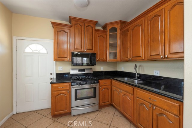 39600 Calle Gayube, Hemet CA: https://media.crmls.org/medias/ee542ba0-0cb7-403f-958b-35a76d1a2709.jpg