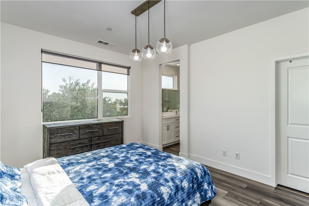 12234 Greenleaf Lane