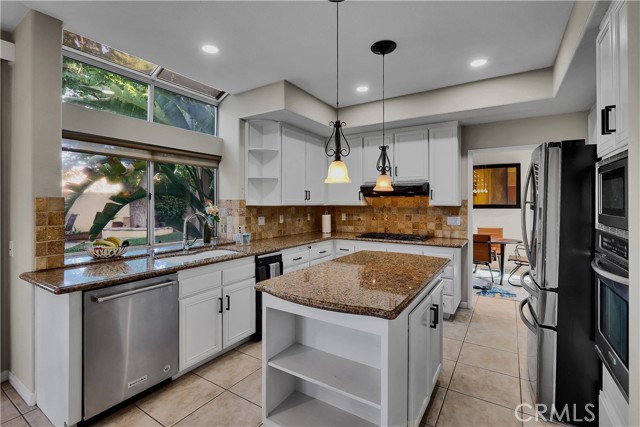 Detail Gallery Image 15 of 50 For 39990 Gibraltar Dr, Murrieta,  CA 92562 - 5 Beds | 3 Baths