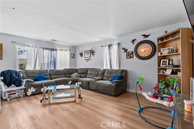Detail Gallery Image 20 of 43 For 2001 N Salinas Ave, Los Angeles,  CA 90059 - 4 Beds | 2 Baths
