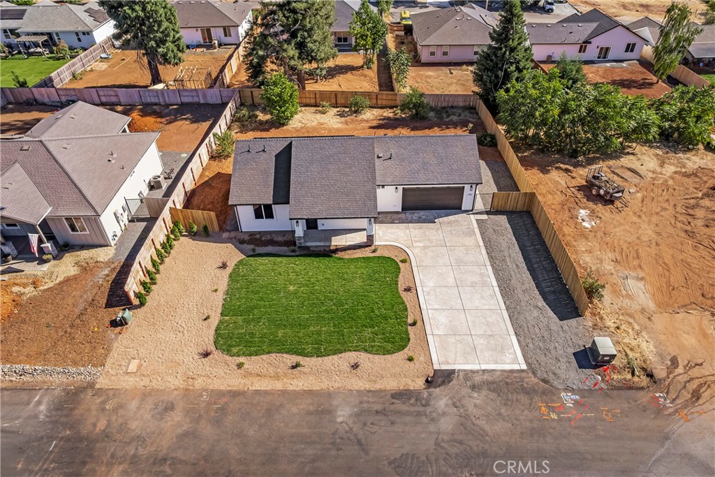https://media.crmls.org/medias/ee5786ec-f8d4-42f2-b4ac-e43661bf86d2.jpg?preset=X-Large