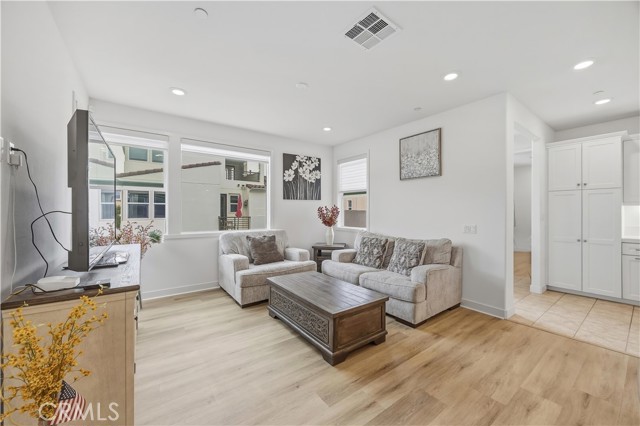 Detail Gallery Image 17 of 39 For 259 Siena, Lake Forest,  CA 92630 - 4 Beds | 3/1 Baths