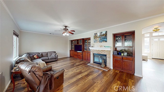 223 Vintage Drive, Turlock CA: https://media.crmls.org/medias/ee585406-03cc-486d-b300-d68eb8d53745.jpg
