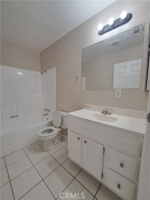 Detail Gallery Image 10 of 14 For 12222 Kiowa Rd #1,  Apple Valley,  CA 92308 - 2 Beds | 1 Baths