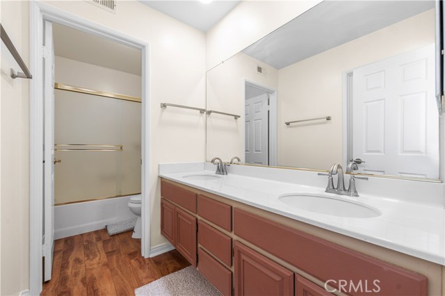 1215 Date Palm Drive, Palmdale CA: https://media.crmls.org/medias/ee594c57-b93c-4c18-8d10-6ccd2d88fd84.jpg