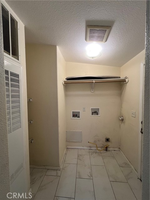 201 Lakewood Drive, Frazier Park CA: https://media.crmls.org/medias/ee59619e-e64f-47a7-98af-b4ad8e91688b.jpg