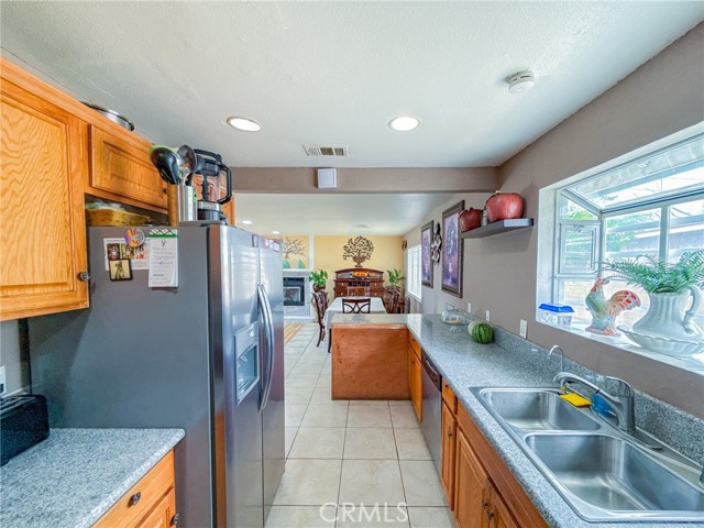 Detail Gallery Image 11 of 47 For 45431 Sancroft Ave, Lancaster,  CA 93535 - 4 Beds | 2 Baths