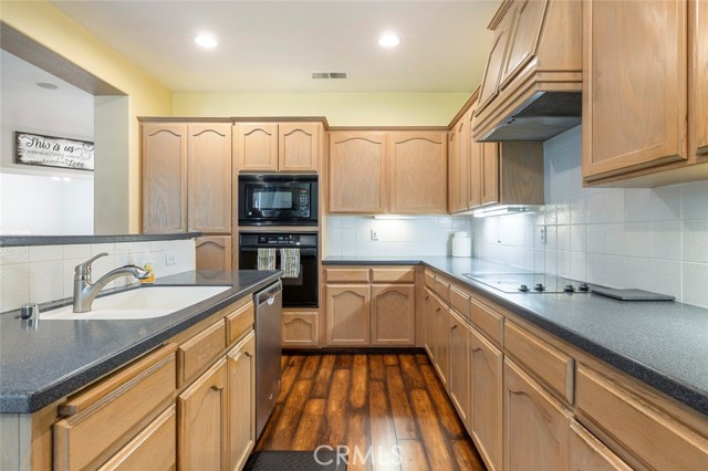 Detail Gallery Image 6 of 26 For 8697 N Talladega Way, Fresno,  CA 93720 - 3 Beds | 2 Baths