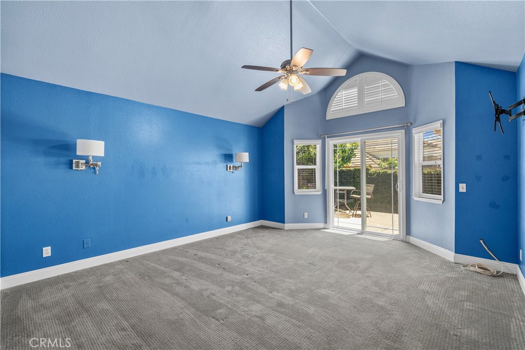 https://media.crmls.org/medias/ee5b3045-1a56-4bd4-8857-da081c0f89aa.jpg?preset=X-Large
