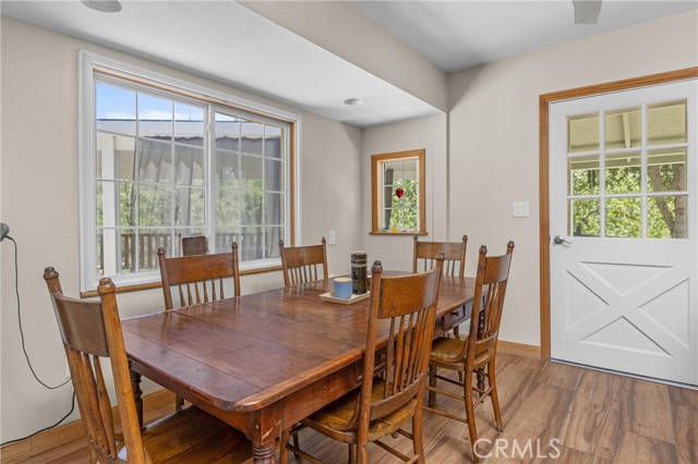 Detail Gallery Image 8 of 27 For 5525 Whispering Pines Ln, Paso Robles,  CA 93446 - 2 Beds | 2 Baths