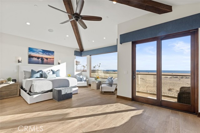 310 E Oceanfront, Newport Beach CA: https://media.crmls.org/medias/ee5b5106-868d-4951-b7d9-04ed79db8f50.jpg