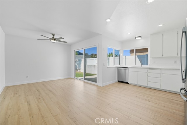 Detail Gallery Image 10 of 23 For 18061 Freshwater Cir, Huntington Beach,  CA 92648 - 3 Beds | 2 Baths