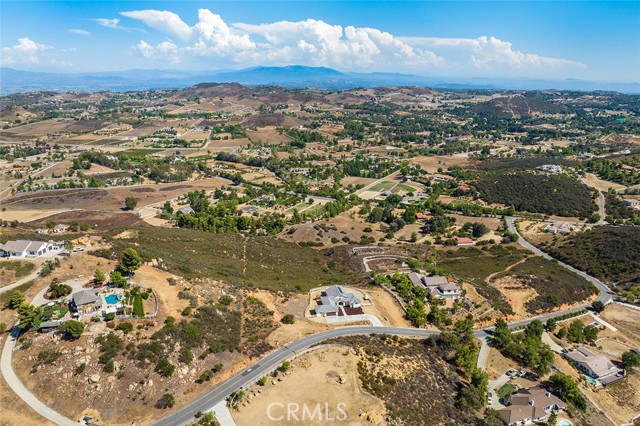 38566 Vista Del Bosque, Murrieta CA: https://media.crmls.org/medias/ee5bd413-1375-458b-95a9-60c4ae7b4076.jpg