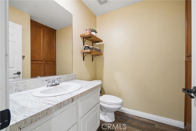 Detail Gallery Image 6 of 31 For 43809 Freer Way, Lancaster,  CA 93536 - 4 Beds | 2/1 Baths