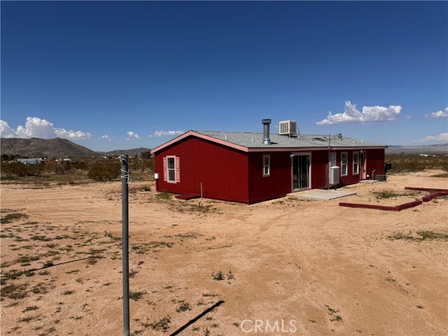 Detail Gallery Image 3 of 19 For 60581 Stagemans Rd, Landers,  CA 92285 - 3 Beds | 2 Baths