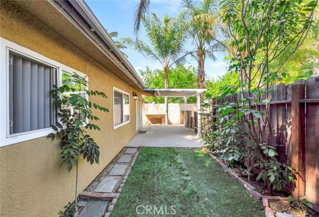 6929 1/2 Amigo Avenue, Reseda CA: https://media.crmls.org/medias/ee5d6e26-e790-461f-828d-9799f122ba7b.jpg