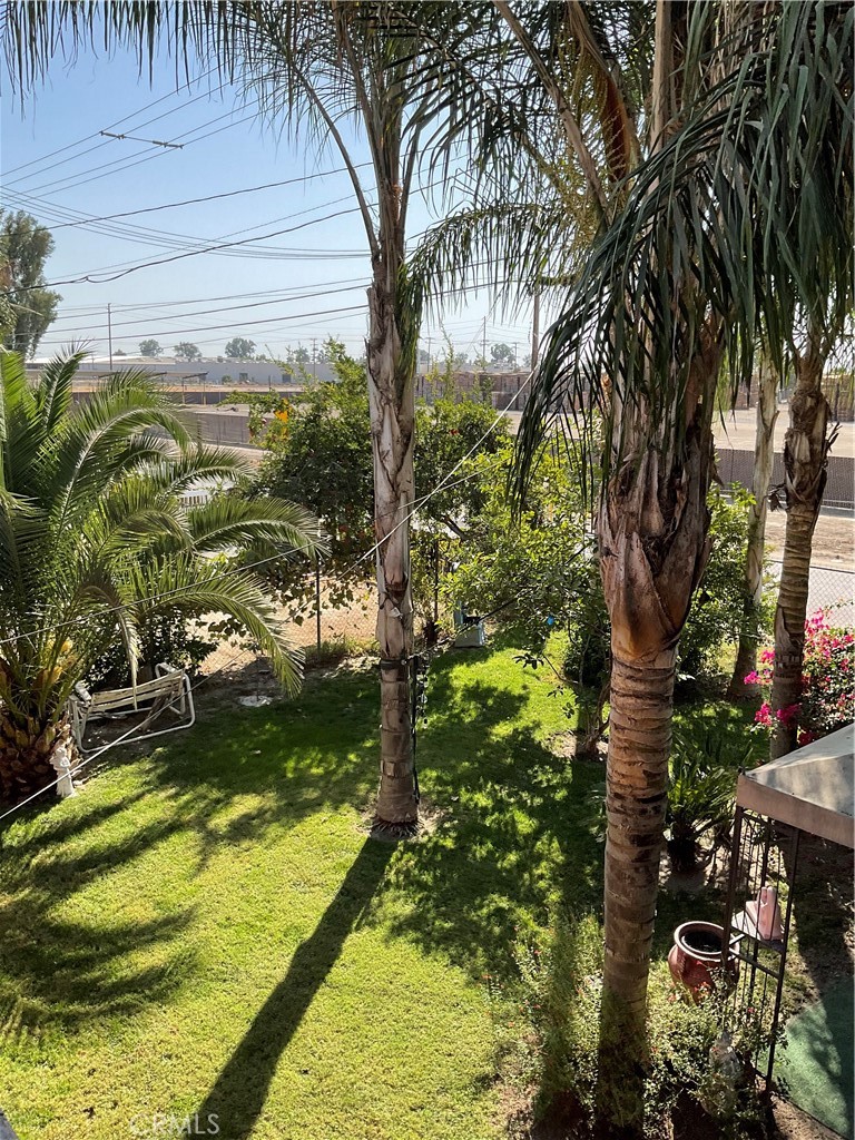 https://media.crmls.org/medias/ee5d8b53-d4ab-4bb1-8dc0-bc52662d6a49.jpg?preset=X-Large