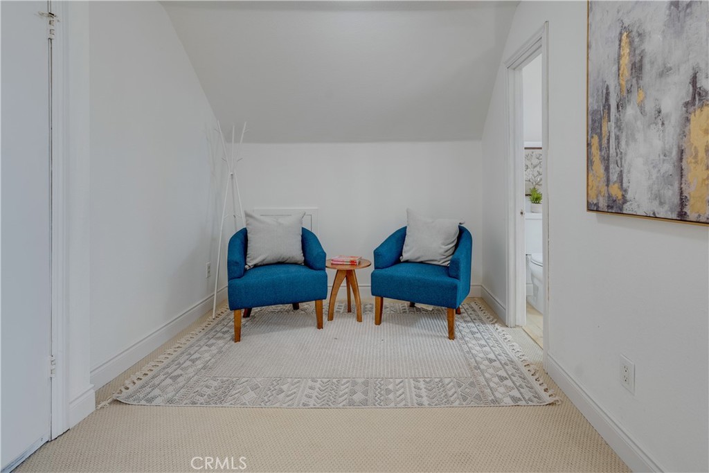https://media.crmls.org/medias/ee5e376a-2611-4791-aa99-a1f71e16ff9c.jpg?preset=X-Large