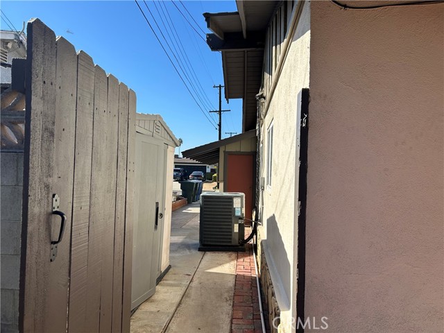 Detail Gallery Image 23 of 35 For 3681 Chateau Ct, Riverside,  CA 92505 - 3 Beds | 2 Baths