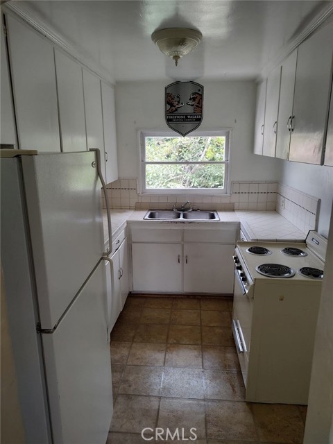 226 Montecito Avenue, Pismo Beach CA: https://media.crmls.org/medias/ee5ee197-5de6-4c83-b7ca-65ffa783b67c.jpg