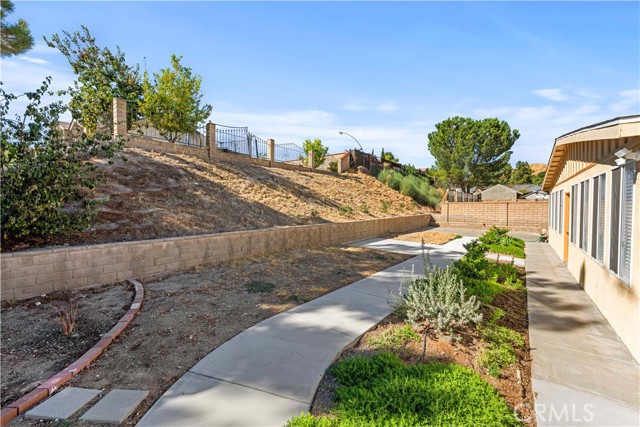 Detail Gallery Image 44 of 60 For 29835 Abelia Rd, Canyon Country,  CA 91387 - 4 Beds | 2 Baths