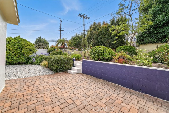 544 Calle Mayor, Redondo Beach CA: https://media.crmls.org/medias/ee5f2f8a-de27-4664-a6e0-8228a4debdee.jpg