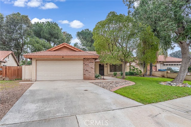 Detail Gallery Image 3 of 30 For 4883 Newport Ln, Riverside,  CA 92504 - 3 Beds | 2 Baths