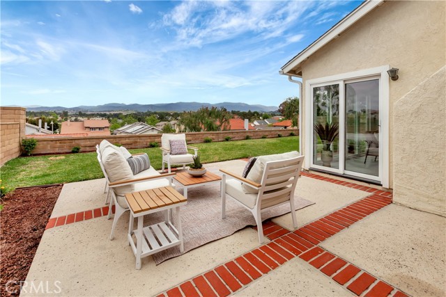 27781 Higuera, Mission Viejo CA: https://media.crmls.org/medias/ee5f6d63-8dc7-4a86-beb7-dfcfa2e9ffe5.jpg