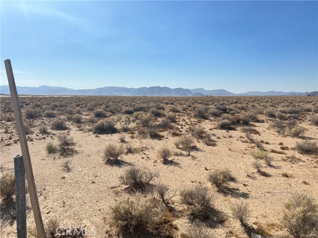 Detail Gallery Image 1 of 6 For 1 Cherokee Trl, Lucerne Valley,  CA 92356 - – Beds | – Baths