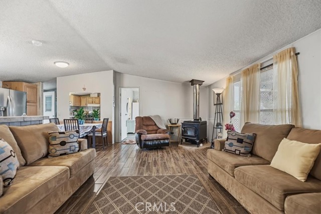 Detail Gallery Image 4 of 47 For 4769 Victor, Phelan,  CA 92371 - 3 Beds | 2 Baths