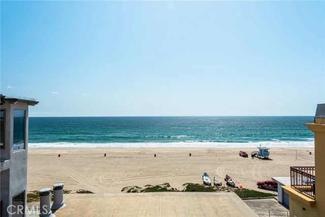 2208 The Strand, Manhattan Beach CA: https://media.crmls.org/medias/ee611979-729a-4863-9fb8-dc919b3698b7.jpg