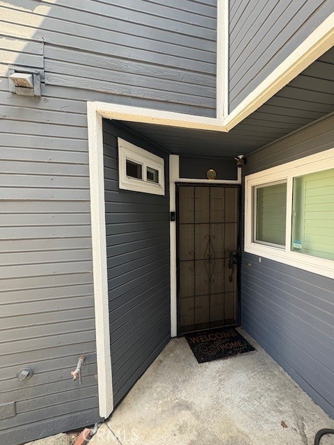 4816 Irongate Lane, Santa Ana CA: https://media.crmls.org/medias/ee615520-909a-44c0-b92e-c8e3ece7af4a.jpg