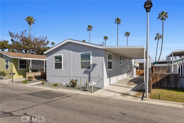 Detail Gallery Image 4 of 36 For 256 Mary Kay Ln, Bakersfield,  CA 93308 - 3 Beds | 2 Baths