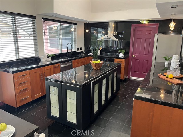 757 Horseshoe Circle, Vista CA: https://media.crmls.org/medias/ee61b0e8-23ef-4c3e-8e81-1bac617b4798.jpg