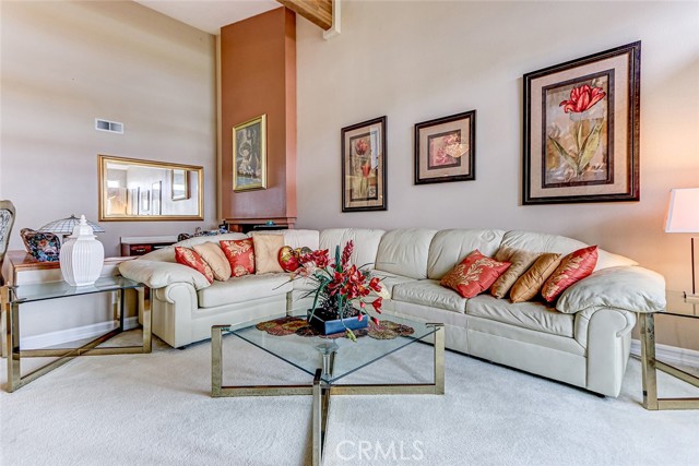 Detail Gallery Image 4 of 34 For 5316 W 135th, Hawthorne,  CA 90250 - 4 Beds | 3 Baths